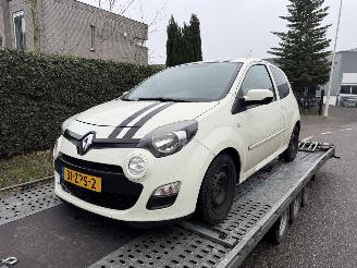 uszkodzony samochody osobowe Renault Twingo 1.2 16V Collection 2013/2