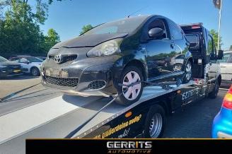 Coche siniestrado Toyota Aygo Aygo (B10), Hatchback, 2005 / 2014 1.0 12V VVT-i 2011/11