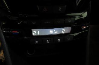 Peugeot 208 ALLURE PACK picture 21
