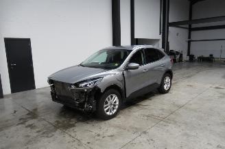 damaged passenger cars Ford Kuga TITANIUM 2021/5