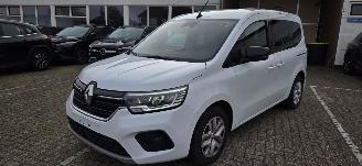 Schadeauto Renault Kangoo 1.3 L benzine*5 zitplaatsen*LED* 2024/1