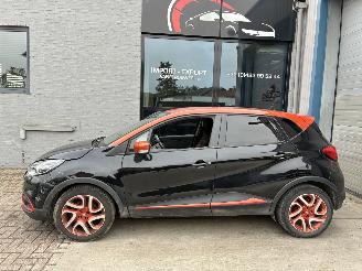 Vaurioauto  passenger cars Renault Captur RENAULT CAPTUR 1.5D 2013 2013/5