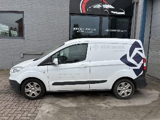 damaged passenger cars Ford Tourneo Courier FORD TRANSIT COURIER 1.0ECOBOOST 2018/6