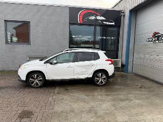 Coche accidentado Peugeot 2008 Peugeot 2008 1.6d 2015 2015/10
