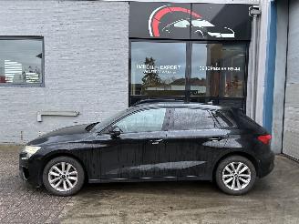 Voiture accidenté Audi A3 AUDI A3 2.0D DSG 2021 2021/8