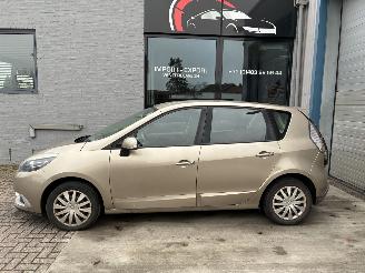 damaged passenger cars Renault Scenic RENAULT SCENIC 1.5D 2014 2014/4