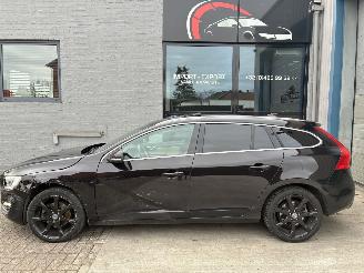 Voiture accidenté Volvo V-60 VOLVO V60 2.0D AUTOMAAT 2013 2013/12