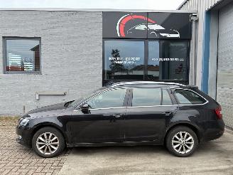 Voiture accidenté Skoda Octavia SKODA OCTAVIA 1.6TDI DSG 2019 2019/2