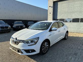 Vaurioauto  passenger cars Renault Mégane RENAULT MEGANE 1.5D 2016 2016/11