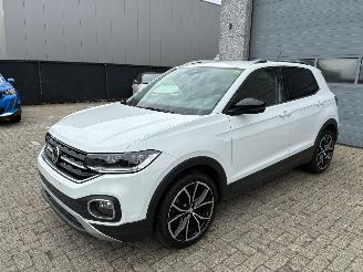Vaurioauto  passenger cars Volkswagen T-Cross VW T-CROSS 1.0TSI DSG 2019 2019/12