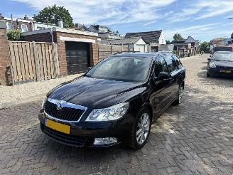 uszkodzony samochody osobowe Skoda Octavia 1.2 TSI Elegance Business Line AUTOMAAT 2012/1