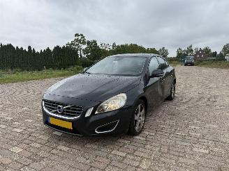 Coche accidentado Volvo S-60 2.0 D3 2011/1