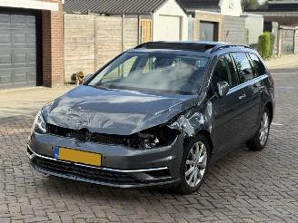 Coche accidentado Volkswagen Golf 1.5 TSI Pano AUTOMAAT 2017/1