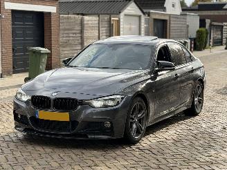 Damaged car BMW 3-serie 320i M PAKKET NAP 2018/1
