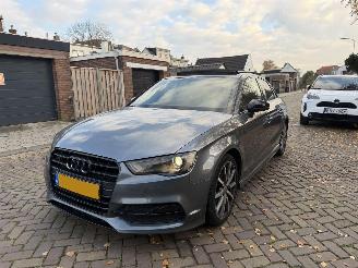 Schadeauto Audi A3 1.4 TFSI PANO S Line LIMOUSINE 2013/1