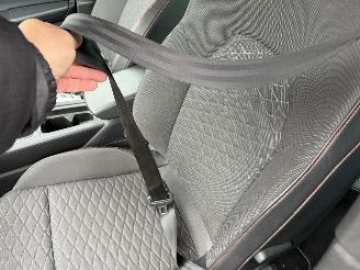 Seat Leon 1.5 eTSI FR AUTOMAAT picture 18