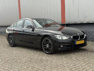 Schadeauto BMW 3-serie 330e AUTOMAAT 2016/1