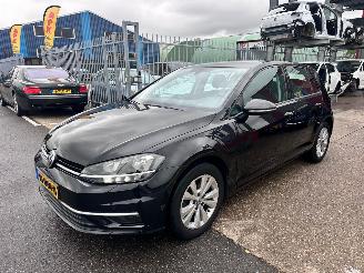damaged passenger cars Volkswagen Golf 1.0 TSI 2018/10