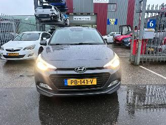 Hyundai I-20 1.0 T-GDI picture 2