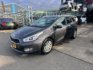 Unfallwagen Kia Cee d 1.6 GDI 2014/4