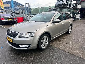 Unfallwagen Skoda Octavia 1.6 TDI GREENLINE 2014/12