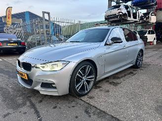 Voiture accidenté BMW 3-serie 330e CENTENNIAL HIGH EXECUTIVE 2016/12