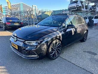 krockskadad bil auto Volkswagen Golf 1.5 eTSI / DSG 2020/8