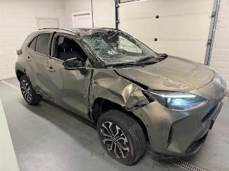 krockskadad bil auto Toyota Yaris Cross AUTOMATIC AIRBAG OK 2025/6
