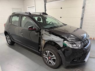 damaged passenger cars Dacia Sandero // ONLY 39000 KM // 2019/10