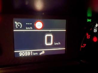 Peugeot 208 CAMERA picture 20