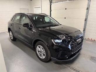 damaged passenger cars Audi Q3  2025/5