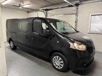 Damaged car Renault Trafic  2019/10