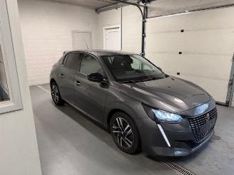 krockskadad bil auto Peugeot 208  2023/11
