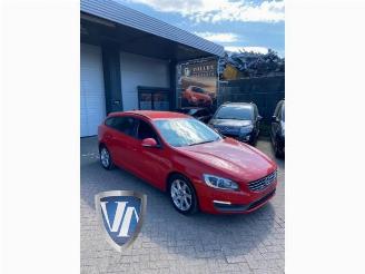 Auto da rottamare Volvo V-60 V60 I (FW/GW), Combi, 2010 / 2018 2.0 D4 16V 2015/10