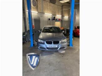 Salvage car BMW 3-serie 3 serie (E90), Sedan, 2005 / 2011 318i 16V 2009/10