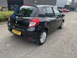 krockskadad bil auto Renault Clio 1.2 5drs 2011/2