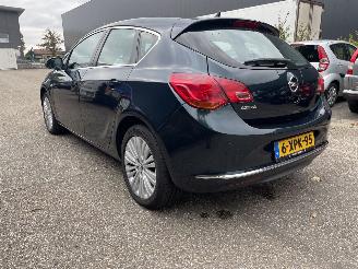 Unfallwagen Opel Astra 1.4T 2014/6