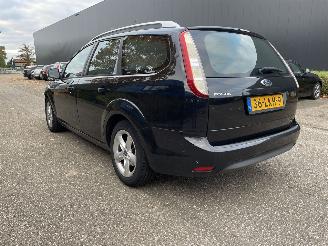 Schadeauto Ford Focus 1.6 74kw 2010/5