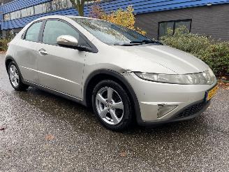 krockskadad bil auto Honda Civic 1.4 5drs 2007/10