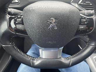 Peugeot 308 1.2 96kw picture 19