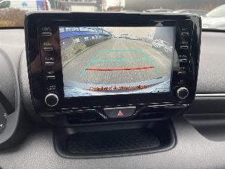 Toyota Yaris 5drs hybrid picture 13