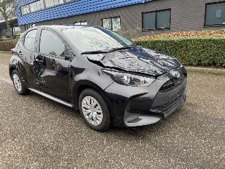 Toyota Yaris 5drs hybrid picture 5