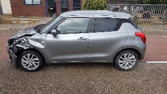 uszkodzony samochody osobowe Suzuki Swift HYBRID 2022/9