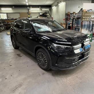 Damaged car Volkswagen Tiguan  2025/10