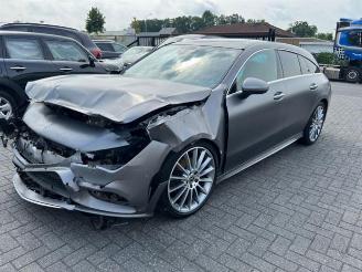 krockskadad bil auto Mercedes Cla-klasse 180d Shooting Brake AMG Panorama 2020/6