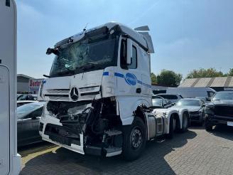 damaged trucks Mercedes   2023/1