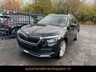 Voiture accidenté Skoda Kamiq Ambition 1.0TSI Clever 81KW 2022/12