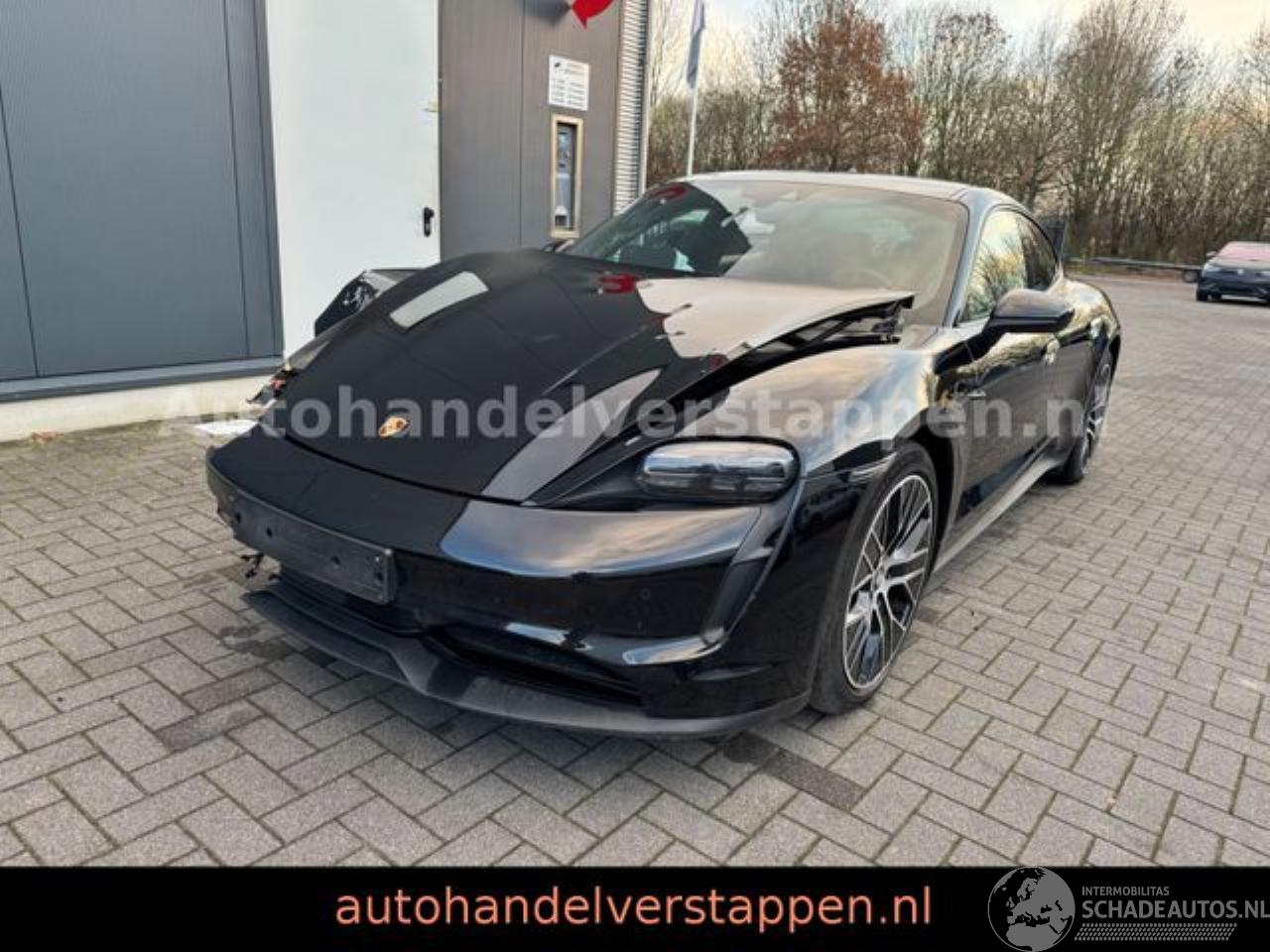 Porsche Taycan 350KW Panorama-Glasdach Leder 20zoll