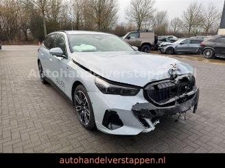 damaged passenger cars BMW 5-serie d M Sport Pro Paket  145KW M Brooklyn Grau 2024/11
