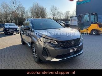 damaged passenger cars Peugeot 3008 Hybrid 225 E-AUTO8 GT Paket Panorama 2022/11